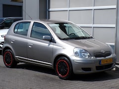 Toyota Yaris - 1.3 VVT-i Sol 5Deurs/Airco/Trekhaak