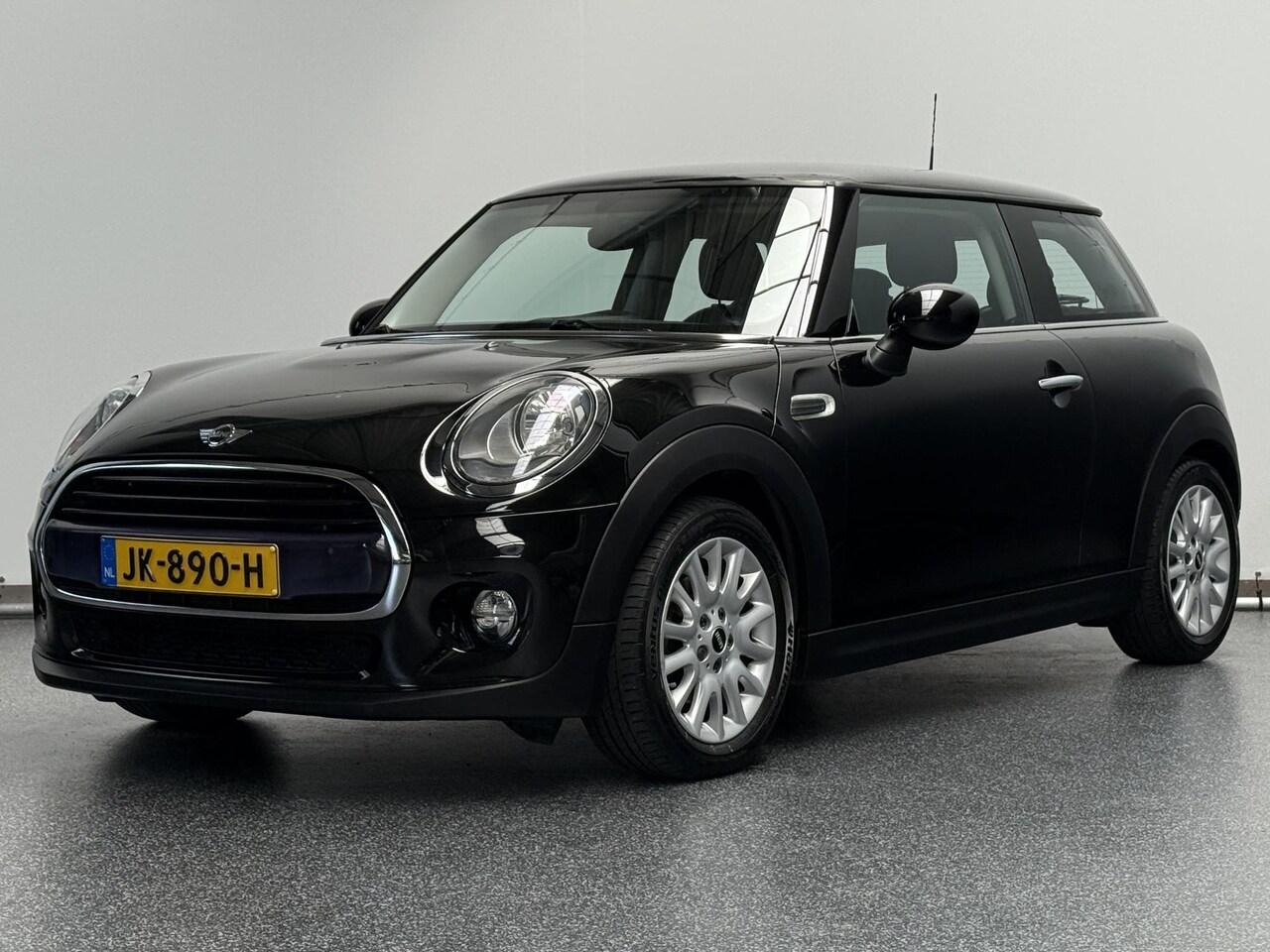 MINI Cooper - Mini 1.5 Business | Airco | Navigatie | NL Auto - AutoWereld.nl