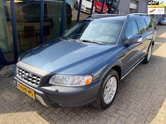 Volvo XC70 - 2.5 T Summum Automaat AWD 210PK LEER / XENON / PDC / BLIS