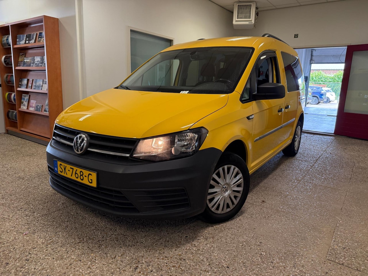 Volkswagen Caddy - 1.0 TSI Comfortline | Climate | Navi | Trekhaak - AutoWereld.nl