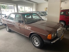Mercedes-Benz 200-280 (W123) - 300 D 5 cyl. Automaat