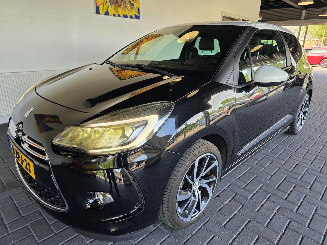 Citroën DS3 - 1.2 PureTech So Chic / 1e Eig / Xenon / Bluetooth / Stoelverwarming - AutoWereld.nl