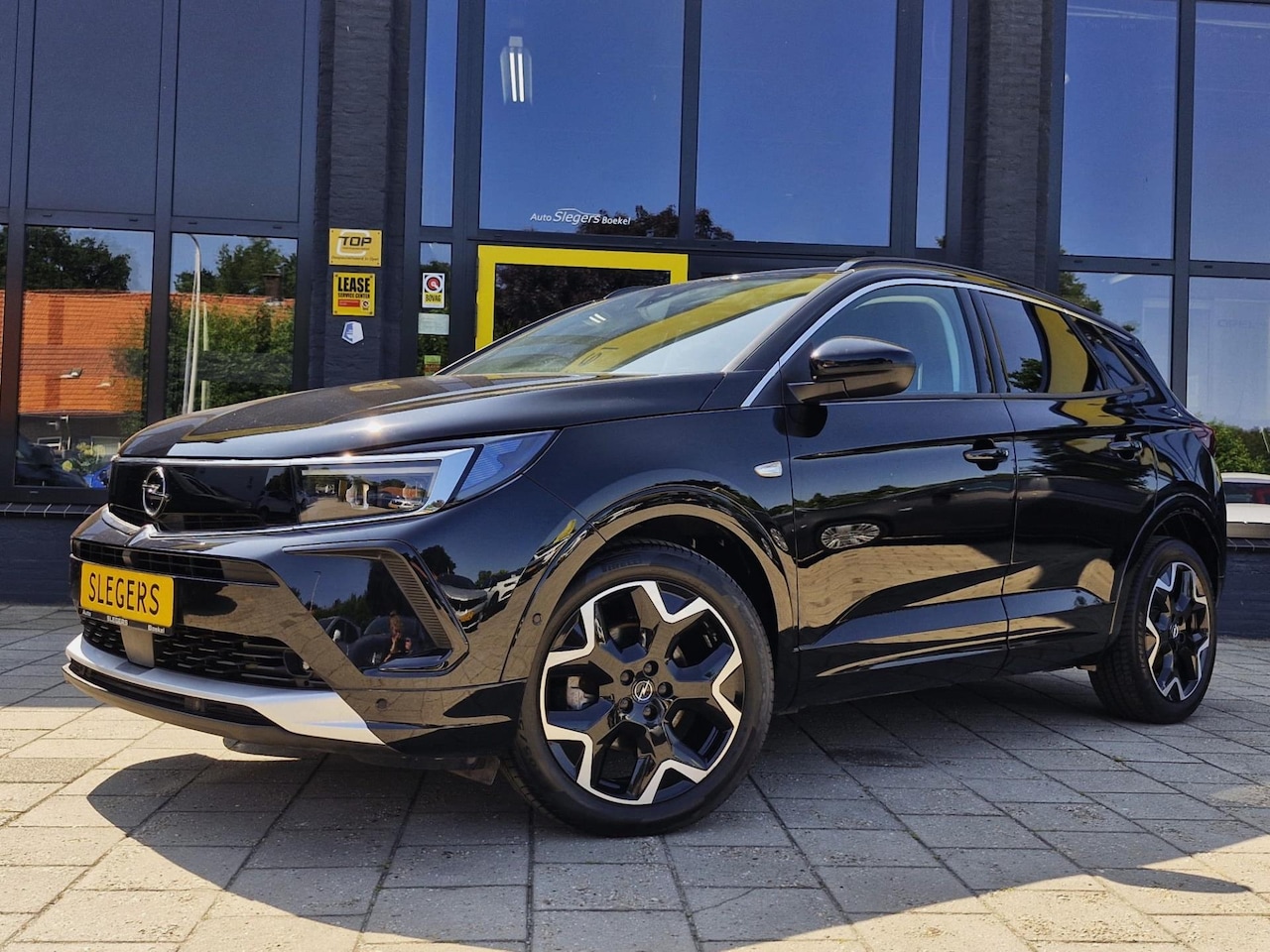 Opel Grandland - 1.2 Turbo Business Elegance | Alcantara Bekl | Stoelverw | Stuurverw | Camera | Apple Carp - AutoWereld.nl