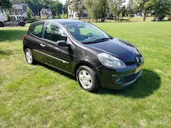 Renault Clio - 1.4-16V Business Line