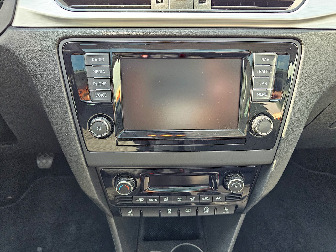 Skoda Rapid Spaceback - 1.0 TSI Greentech Drive Panorama! Navi! Stoelverwarming!