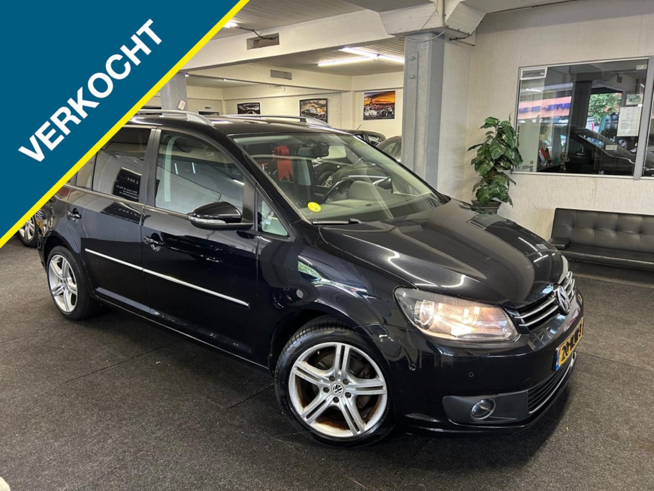 Volkswagen Touran - 1.2 TSI*7persoons*Pano*NAP*Alcantara* - AutoWereld.nl