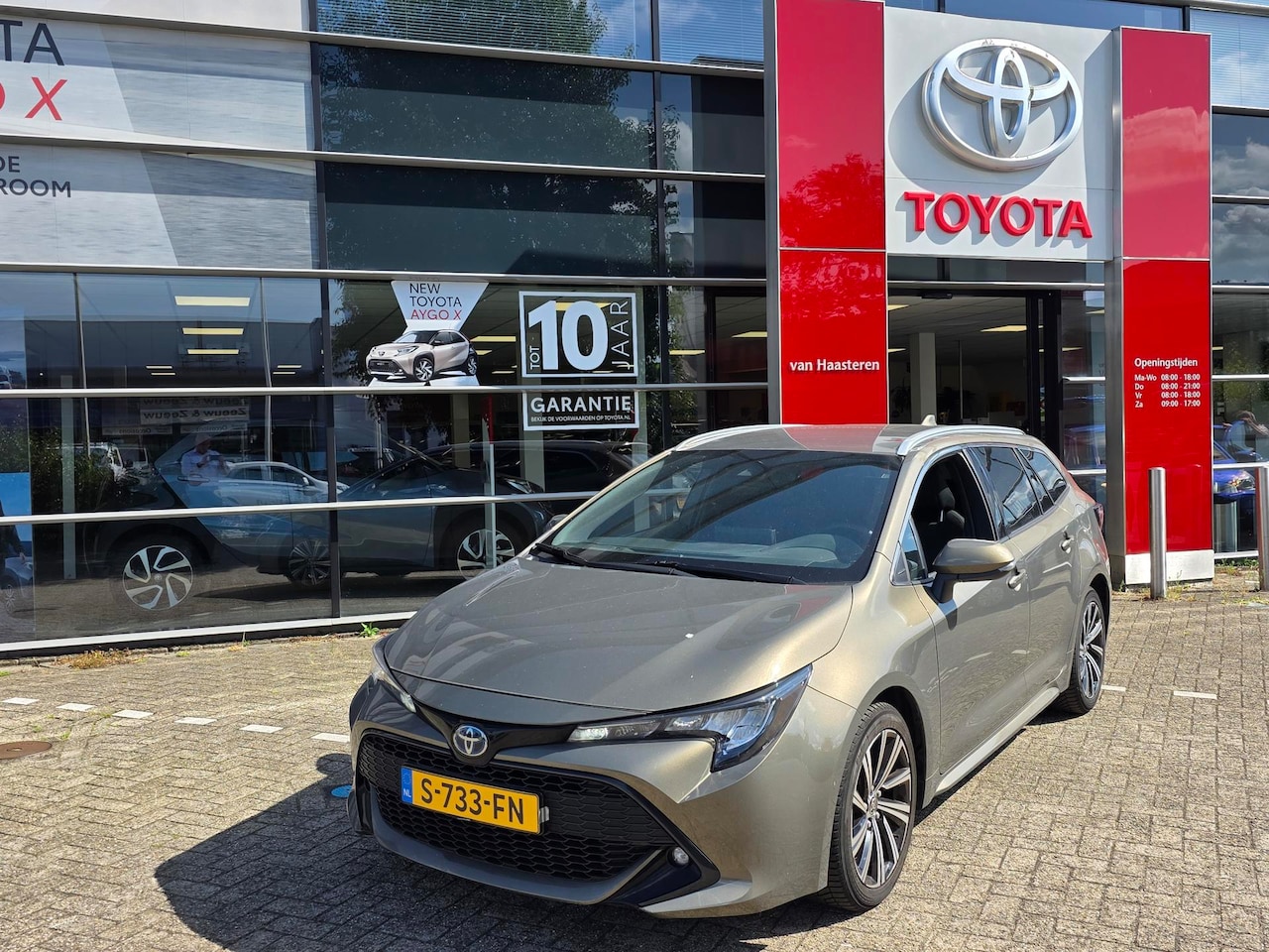Toyota Corolla Touring Sports - 1.8 Hybrid 122pk CVT Dynamic - AutoWereld.nl