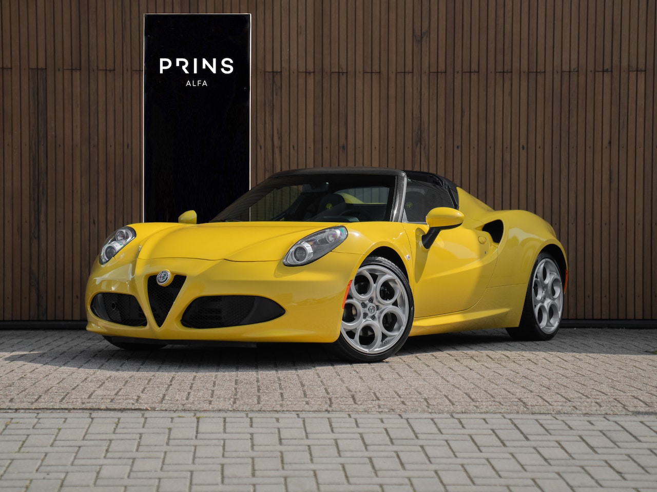 Alfa Romeo 4C Spider - 1750TBI TCT | 1e eigenaar | - AutoWereld.nl
