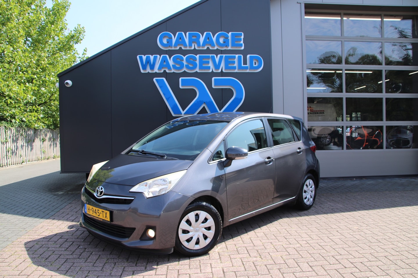Toyota Verso S - 1.3 VVT-I Comfort + Trekhaak/Camera/Cruise/ALL SEASON - AutoWereld.nl
