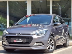 Hyundai i20 - 1.2 (4 cilinder) Airco/Bluetooth/Stoel en Stuurverwarming