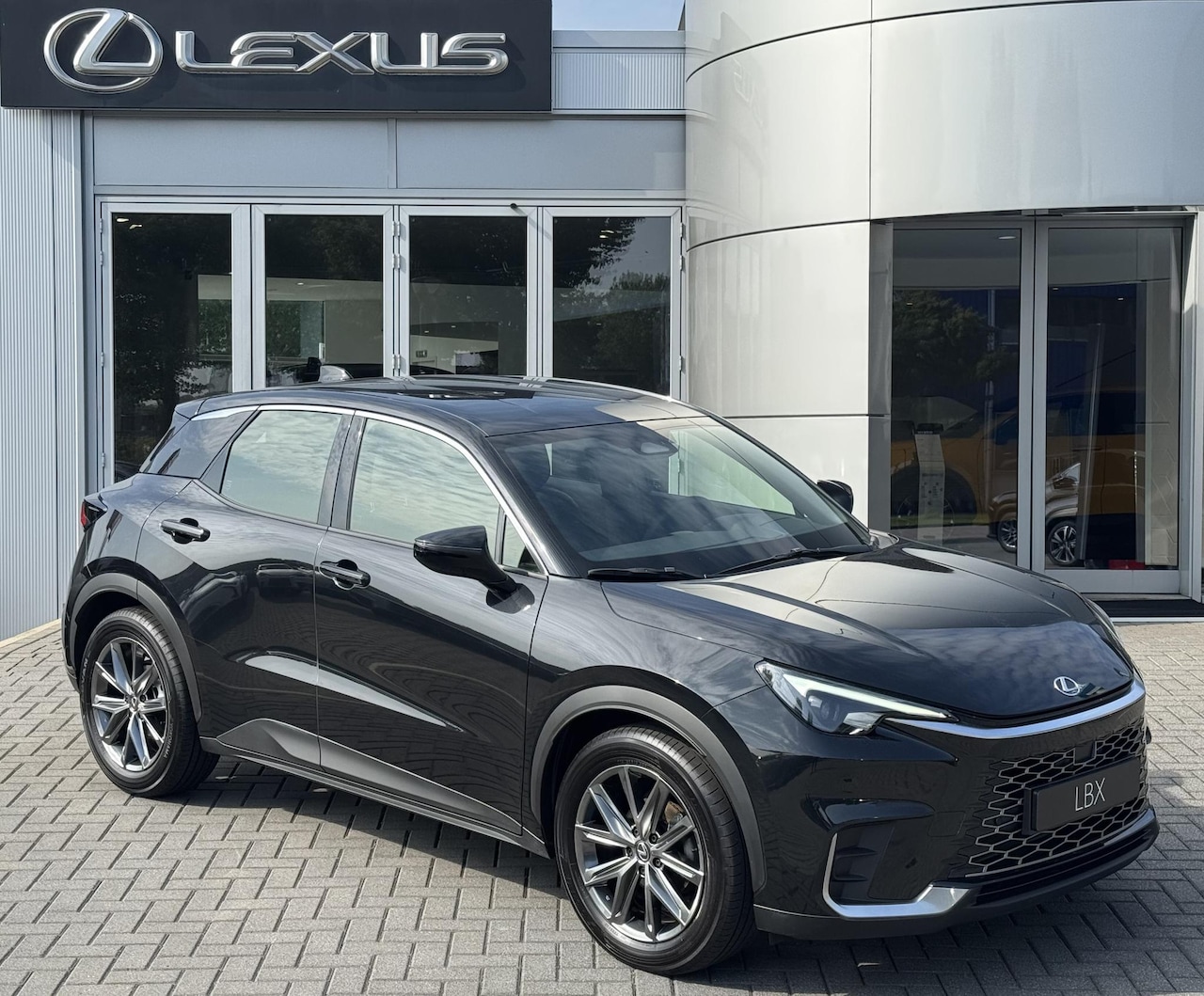 Lexus LBX - 2WD Elegant LEDER STOELVERW STUURVERW BLIND-SPOT - AutoWereld.nl