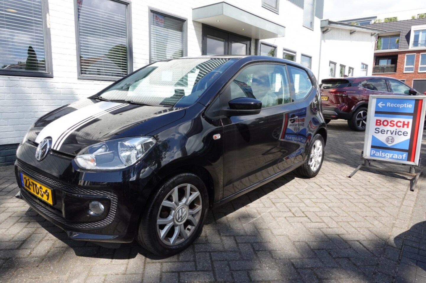 Volkswagen Up! - 1.0  UP! BLUEM 3 drs Navigatie LM PDC veel opties - AutoWereld.nl