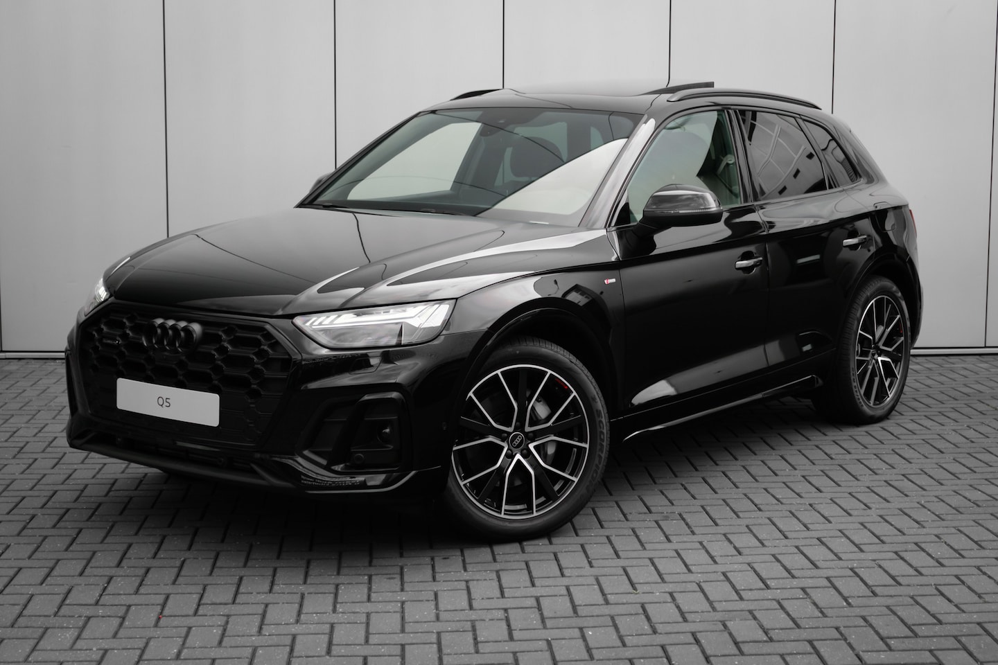 Audi Q5 - S edition competition | Adaptive air suspension | Adaptive cruise control | Audi virtual c - AutoWereld.nl