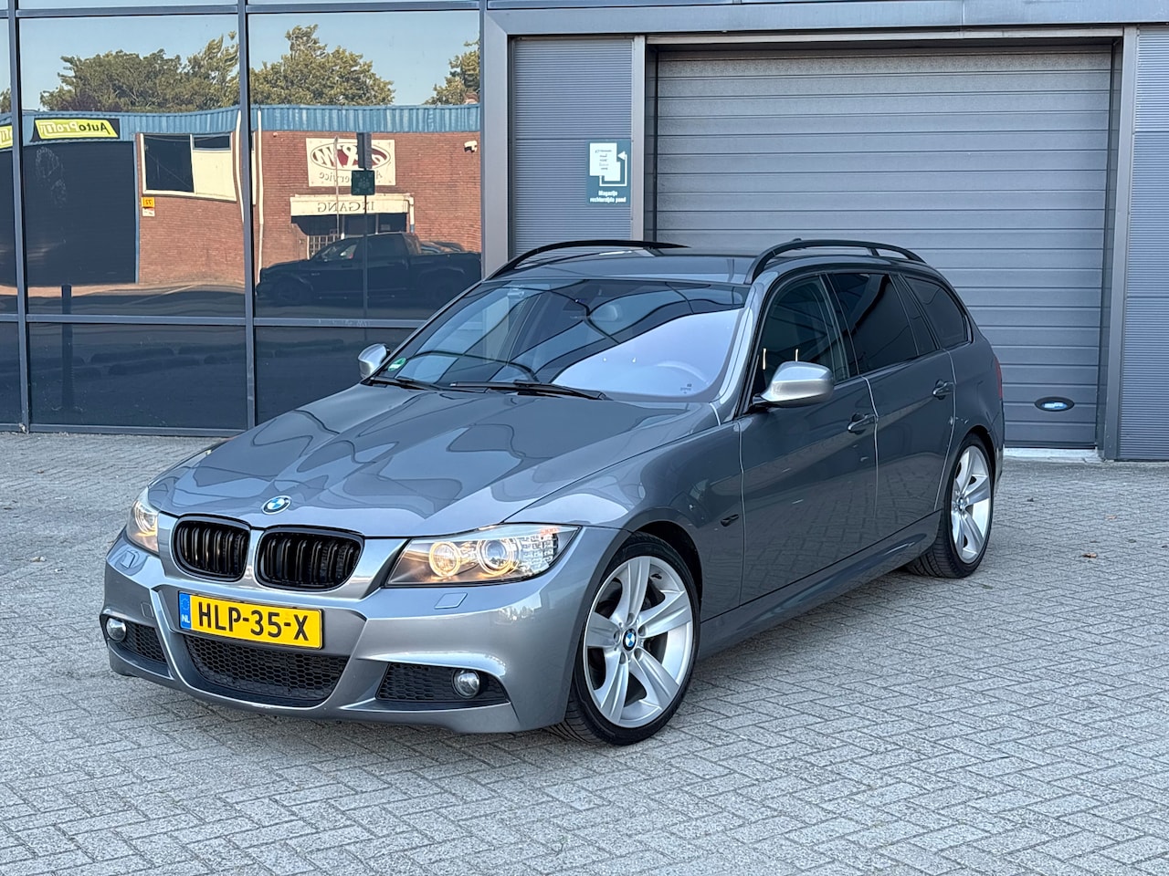BMW 3-serie Touring - 330i M Sport Edition LCI AUT / CarPlay/ Memory Seats / Sportstoelen / M Pakket - AutoWereld.nl