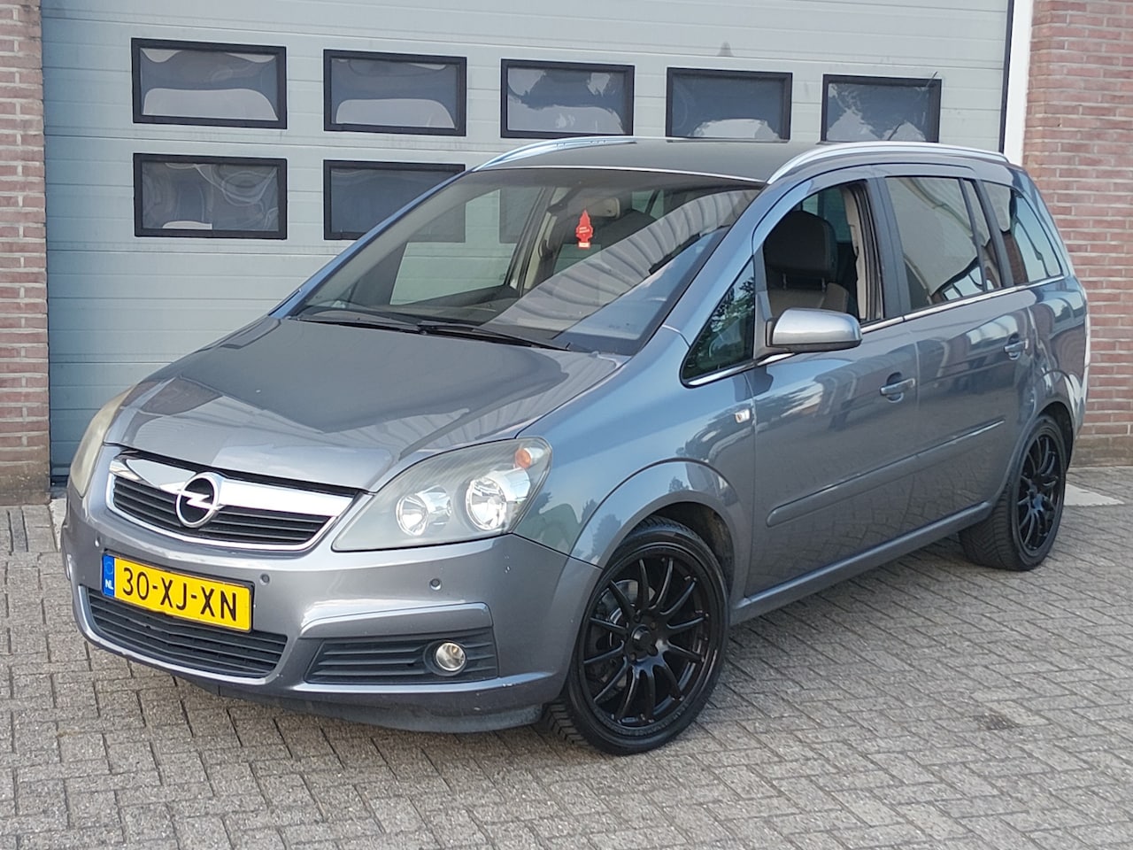 Opel Zafira - 1.8 Cosmo 2007 7 Persoons Handel\Export - AutoWereld.nl