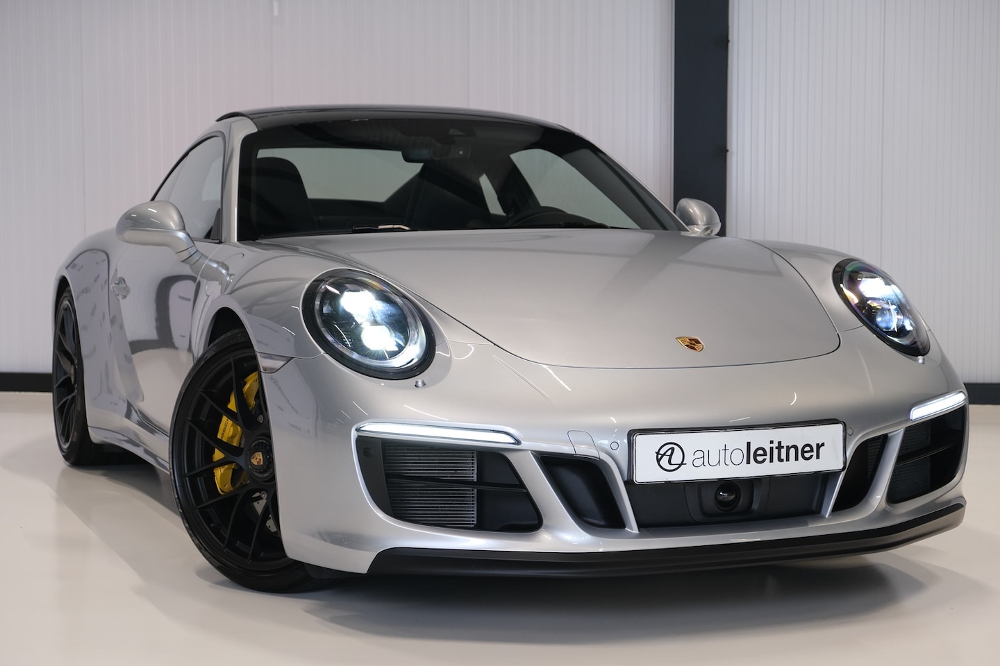 Porsche 911 - 3.0 Carrera 4 GTS 991 Carrera 4 GTS Coupe origineel 13.837 km - AutoWereld.nl