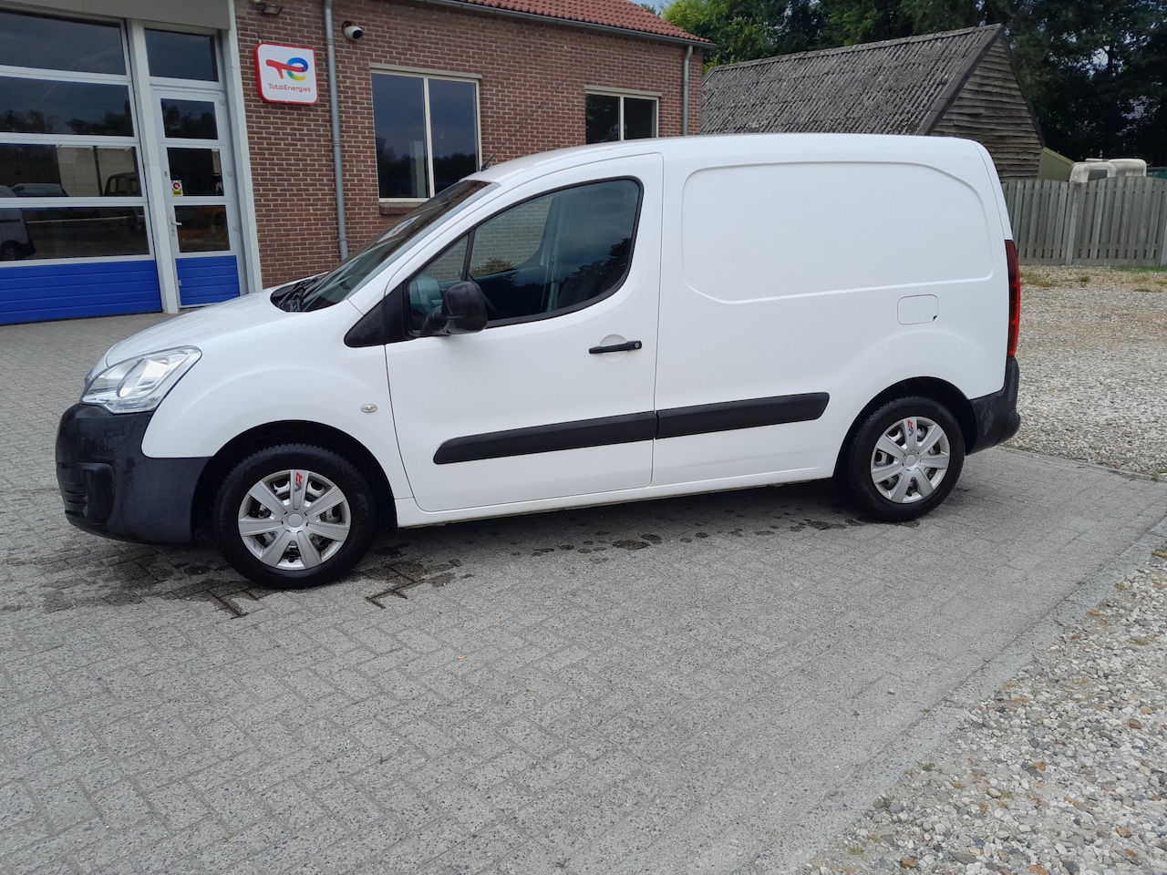 Peugeot Partner - 120 1.6 BlueHDi 75 L1 XR - AutoWereld.nl