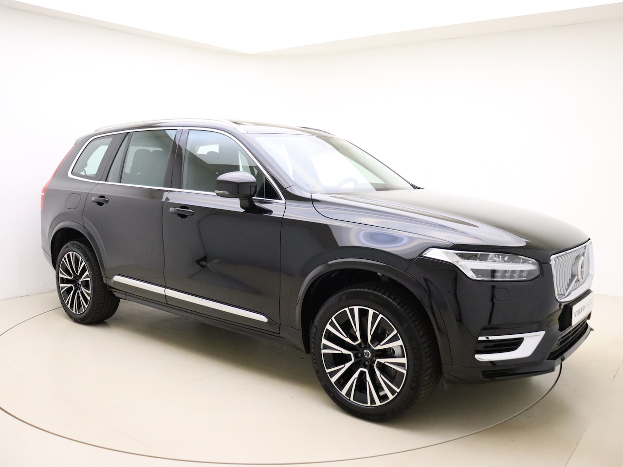 Volvo XC90 - T8 390pk AWD Ultra Bright / Head-Up / Full-LED / 20'' / Panoramadak / Nubuck hemel / Harma - AutoWereld.nl