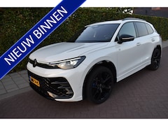 Volkswagen Tiguan - 1.5 eTSI R-Line '24 ACC.PANO, TREKH, FONKELNIEUW