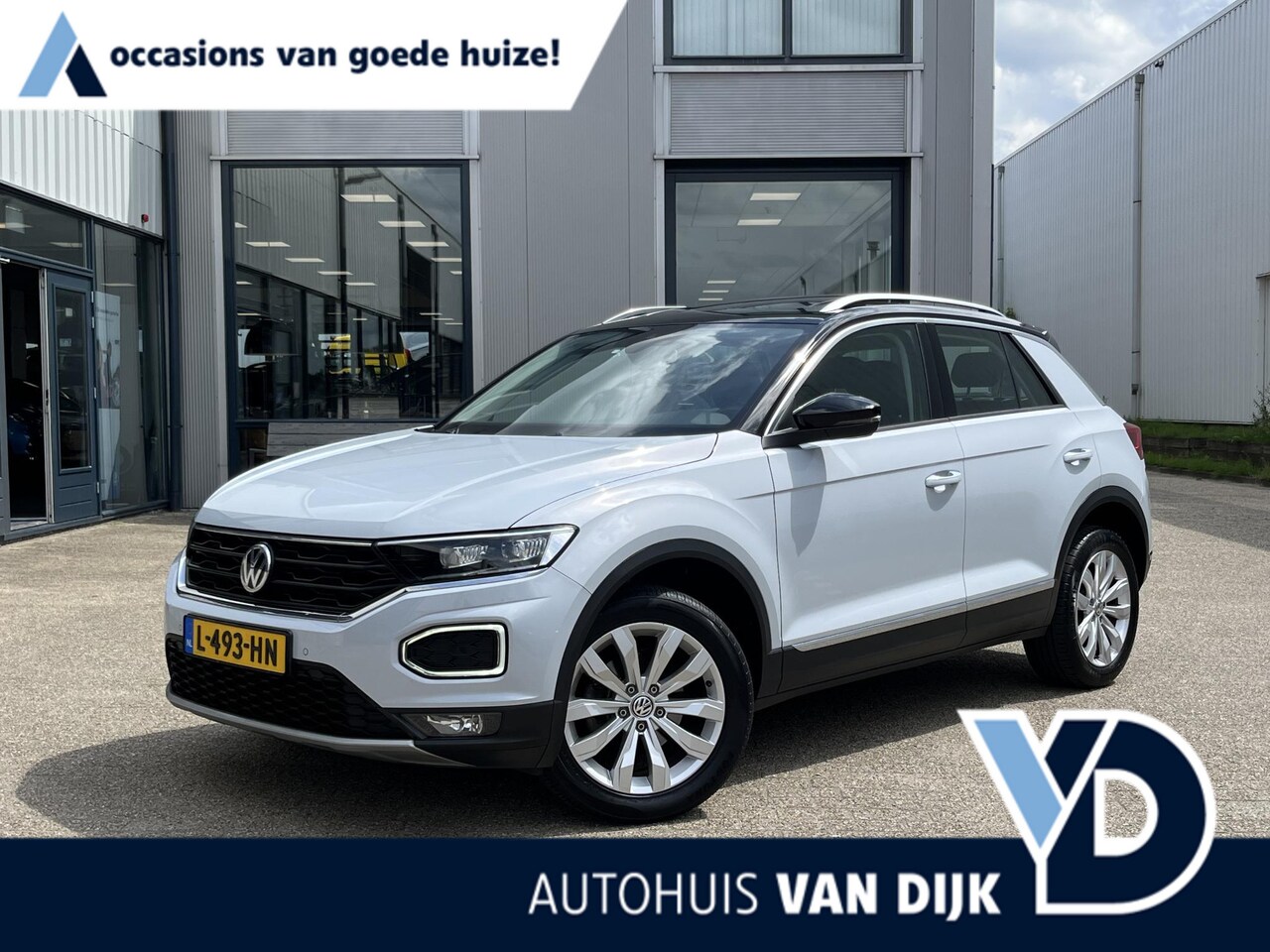 Volkswagen T-Roc - 1.5 TSI Style | Leder/Navi/Pano.Dak/Clima/Adapt.Cruise/Afn.Trekhaak/Virtual/Apple CarPlay- - AutoWereld.nl
