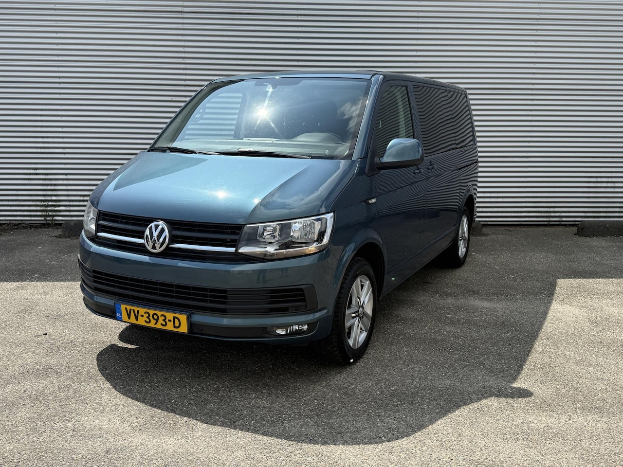 Volkswagen Transporter - 2.0 TDI L1H2 Highline 2.0 TDI L1H2 Highline - AutoWereld.nl