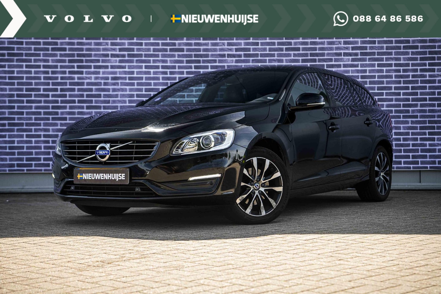 Volvo V60 - 1.5 T3 Polar+ | Achteruitrijcamera | Stoelverwarming | Lederen bekleding | Verwarmbare voo - AutoWereld.nl