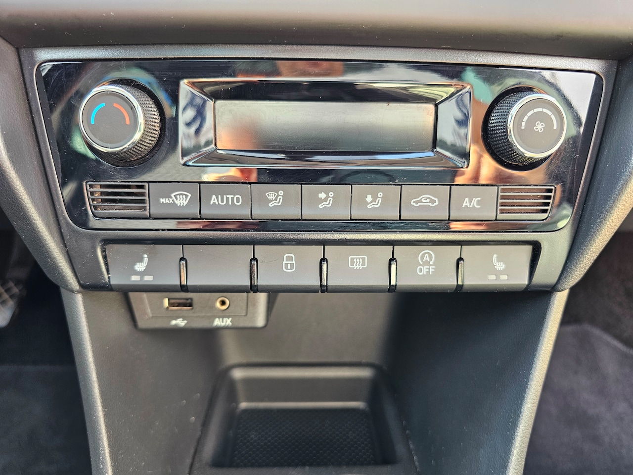 Skoda Rapid Spaceback - 1.0 TSI Greentech Drive Panorama! Navi! Stoelverwarming!