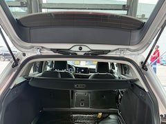 Volkswagen Golf Variant - 1.0 eTSI Life Business 1op 22 automaat