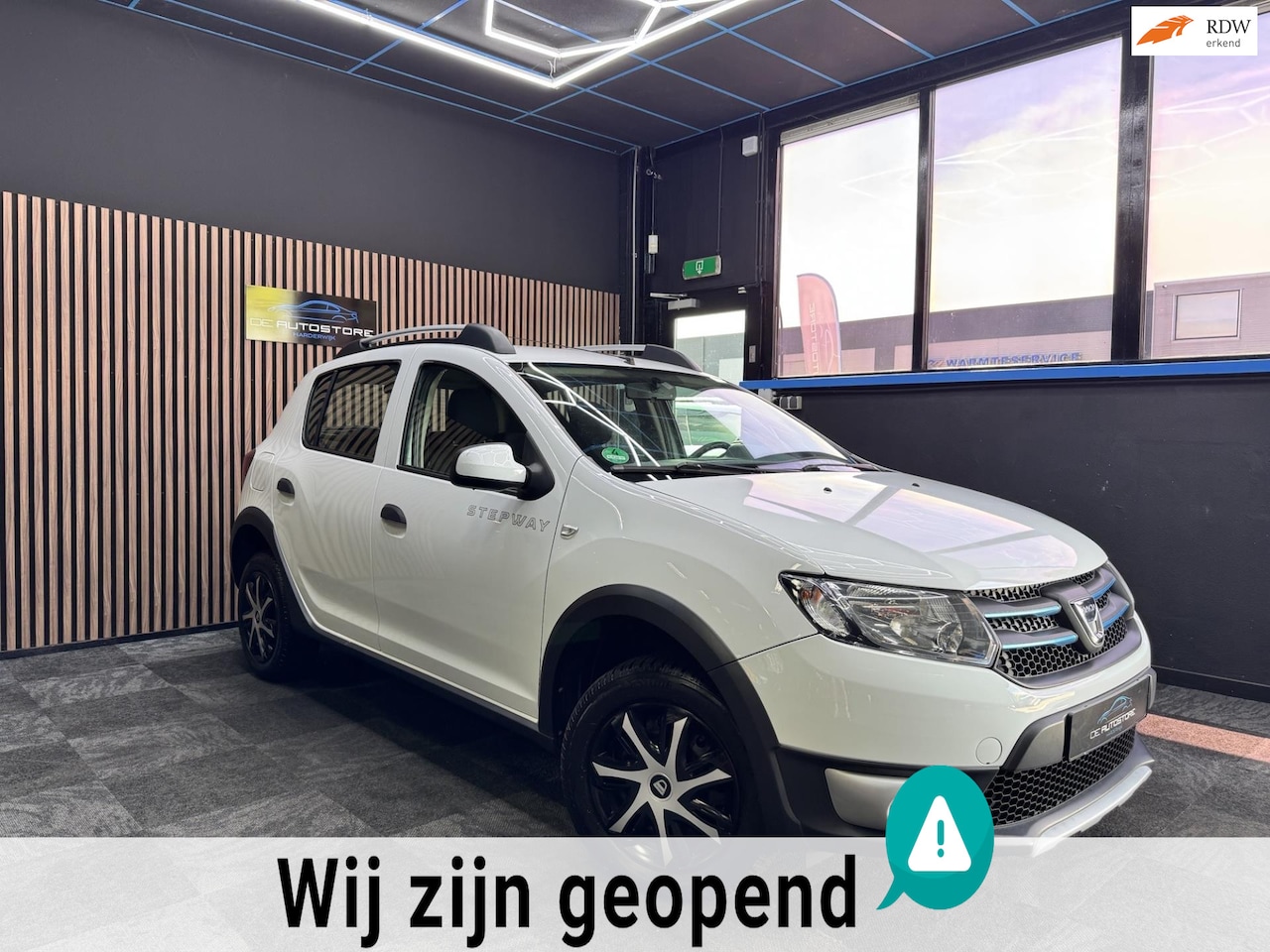 Dacia Sandero Stepway - 0.9 Tce Lauréate 1e Eig Airco navi Cruise - AutoWereld.nl