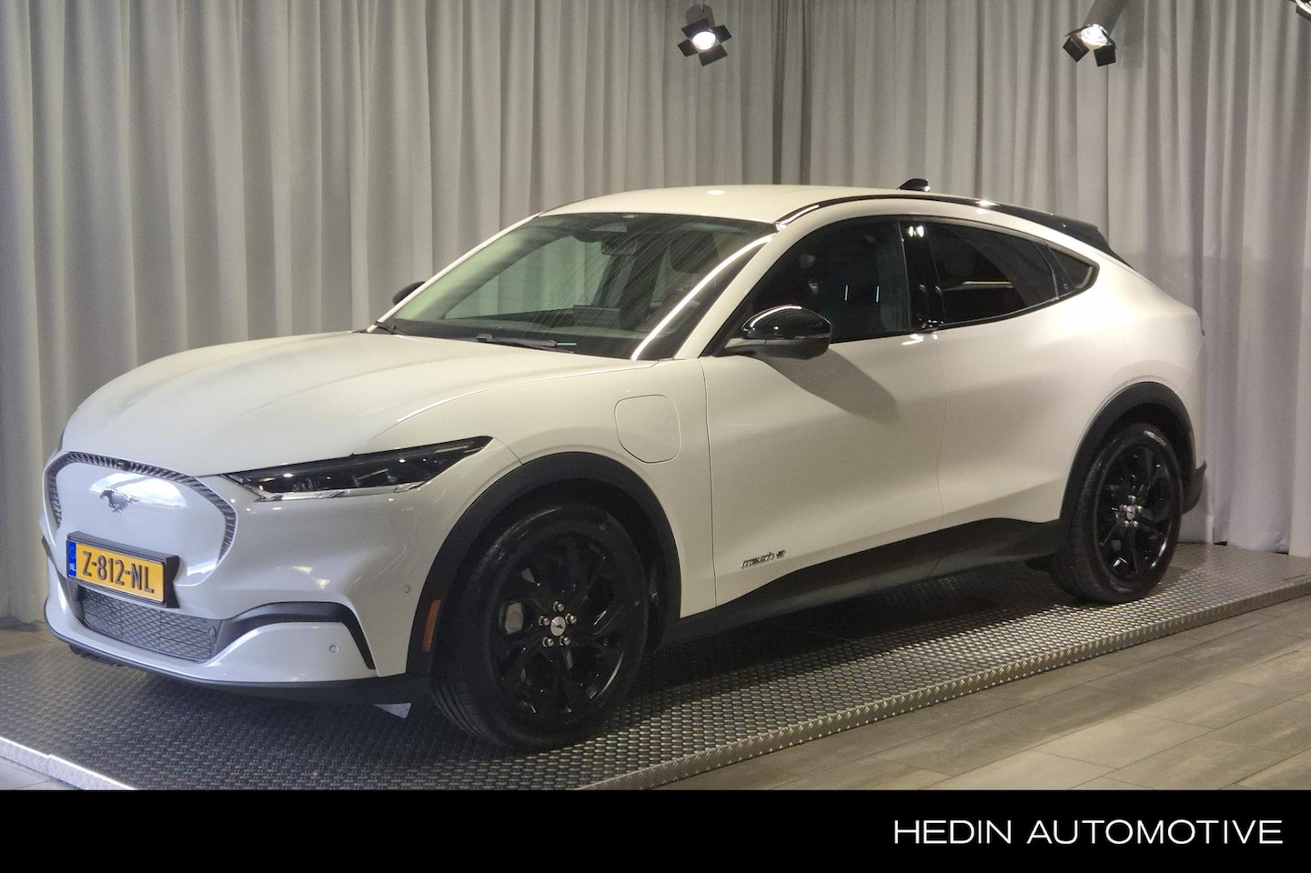Ford Mustang Mach-E - Standard RWD 75 kWh 360 graden camera | Elektrische Klep | B&O audio - AutoWereld.nl