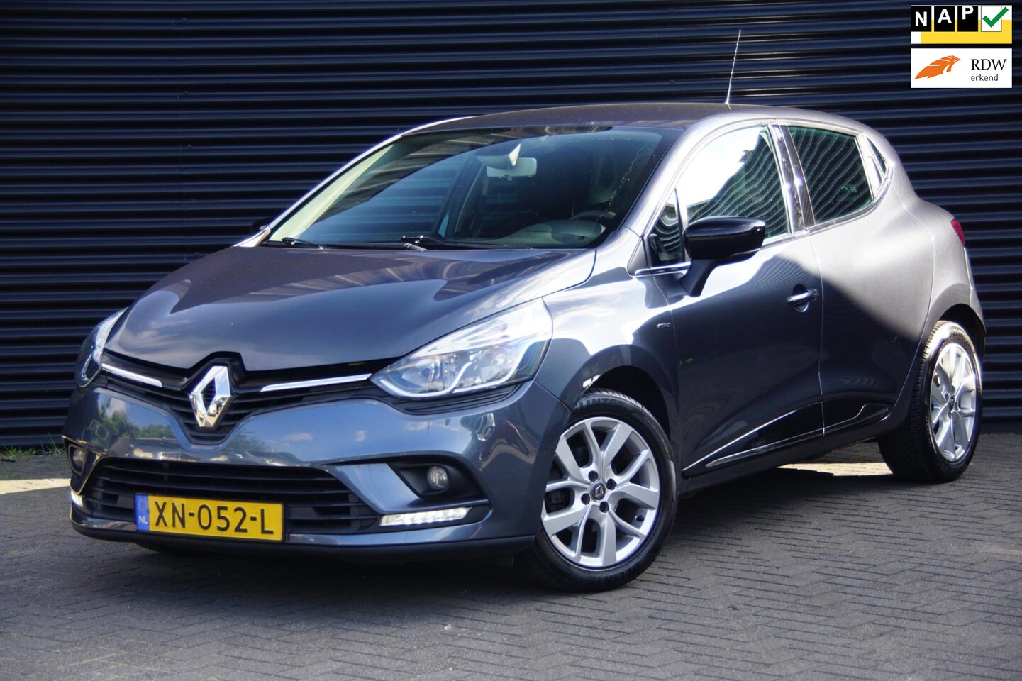 Renault Clio - 0.9 TCe Limited | Navigatie | PDC | Cruise | - AutoWereld.nl