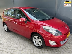 Renault Grand Scénic - 2.0 /Automaat/Airco/cruise/voor en achter park sensoren/trekhaak