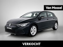Volkswagen Golf - 2.0 TDI Life | Digital Cockpit | Keyless (Start) | Parkeersensoren | Airco | Navigatie