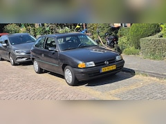 Opel Astra - 1.4i Young MET 14 MAANDEN APK!