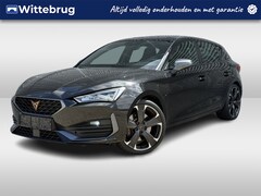 CUPRA Leon - 1.4 e-Hybrid 245PK VZ Performance / Panoramadak / Parkeersensoren Achter / Full-LED / Stuu