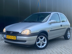 Opel Corsa - 1.2i-16V Strada Nieuwe APK/Airco/Dealer Onderhouden