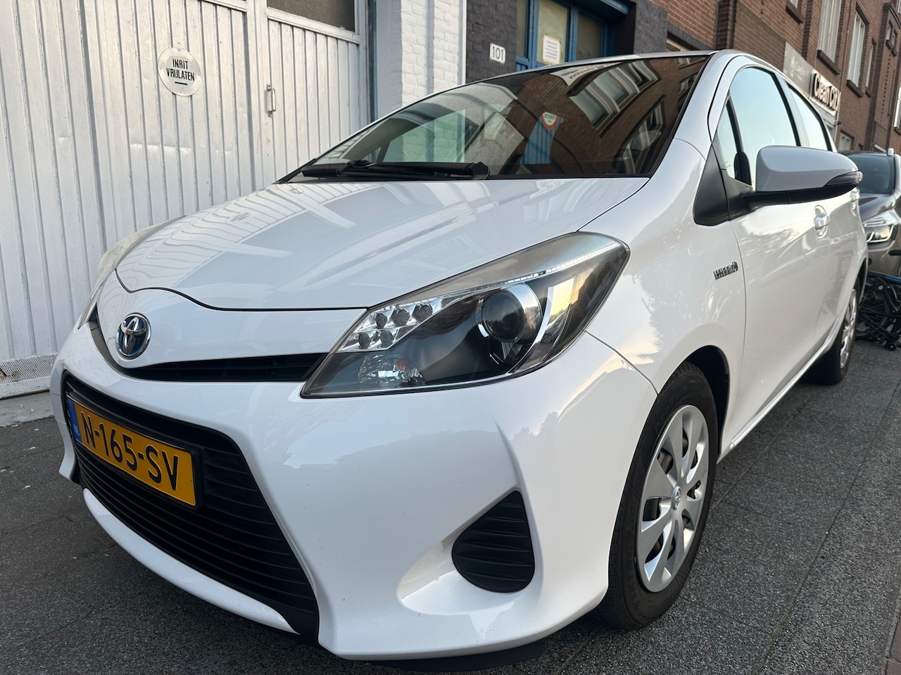 Toyota Yaris - 1.5 Full Hybrid Aspiration Dealer Onderhouden Nieuwe Apk en Beurt - AutoWereld.nl