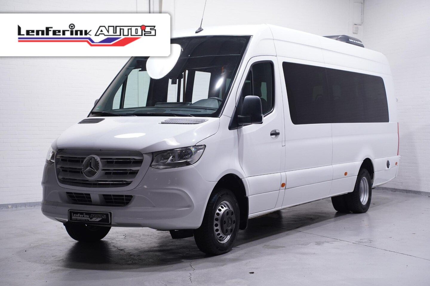 Mercedes-Benz Sprinter - 516 CDI 163 pk Aut. Personenbus 18p Nwe Motor Navi, Camera, Dubbel Lucht achter, Nette Bus - AutoWereld.nl