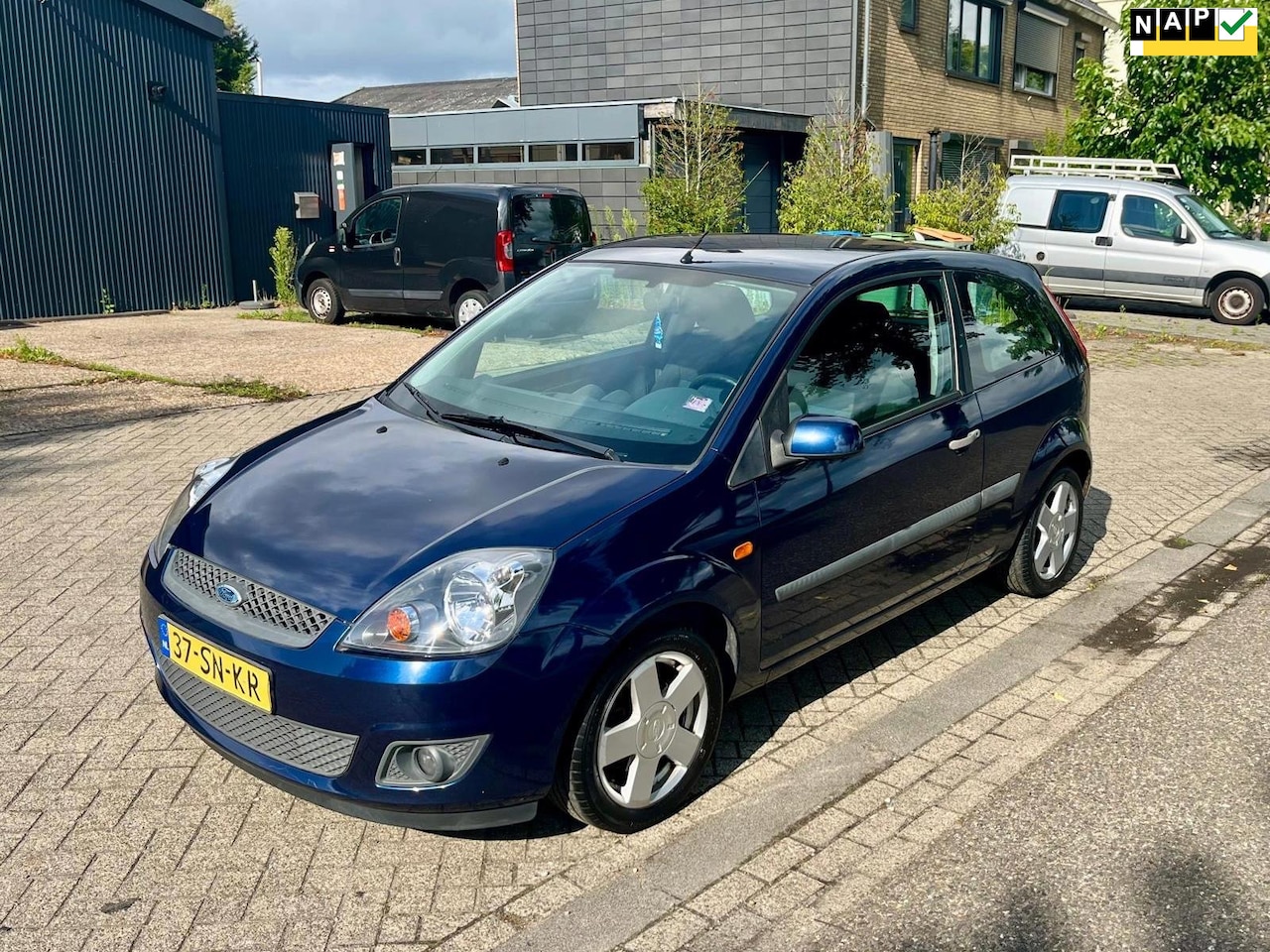Ford Fiesta - 1.3-8V Futura - Met nieuwe APK! - AutoWereld.nl