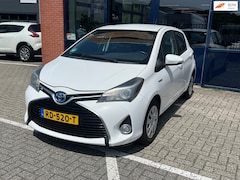 Toyota Yaris - 1.5 Hybrid Now Automaat / Cruise control / Automatische airconditioning / Hogere instap /
