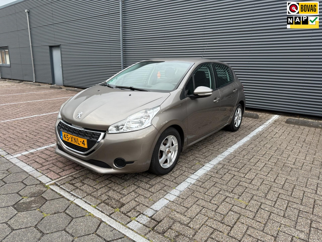 Peugeot 208 - 1.4 VTi Active 2e eigenaar Navi NAP Cruise Airco APK Garantie - AutoWereld.nl