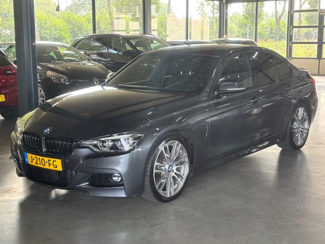 BMW 3-serie - (f30) 330e iPerformance 252pk Aut Model M Sport Shadow High Executive - AutoWereld.nl