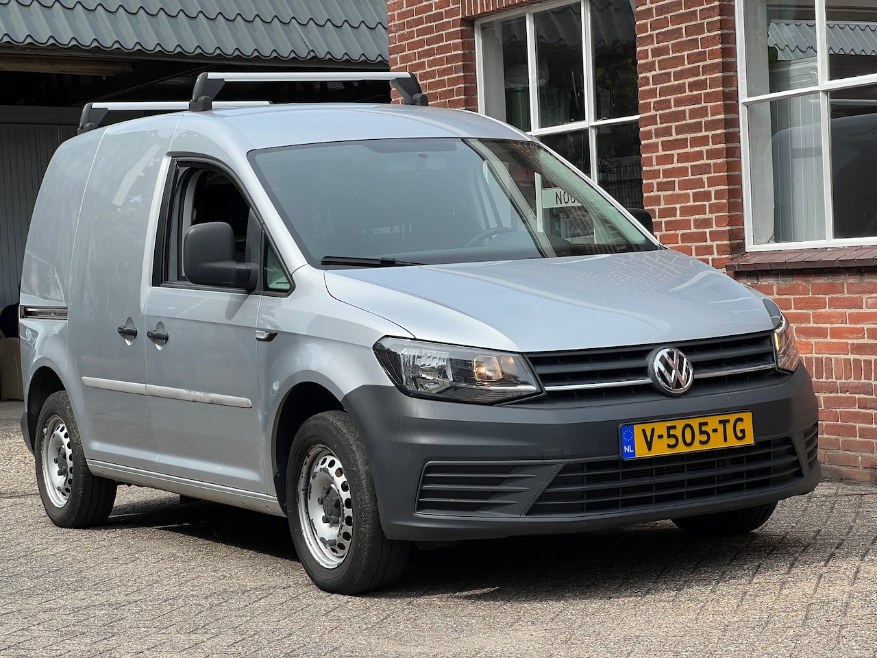 Volkswagen Caddy - 2.0 TDI L1H1 BMT Trendline 102pk | AIRCO | dealer onderhouden - AutoWereld.nl