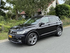 Volkswagen Tiguan - 2.0 TSI 4Motion 190PK DSG R-Line•Pano•Trekhaak