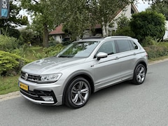 Volkswagen Tiguan - 1.4 TSI 150PK DSG R-Line•Pano•Trekhaak