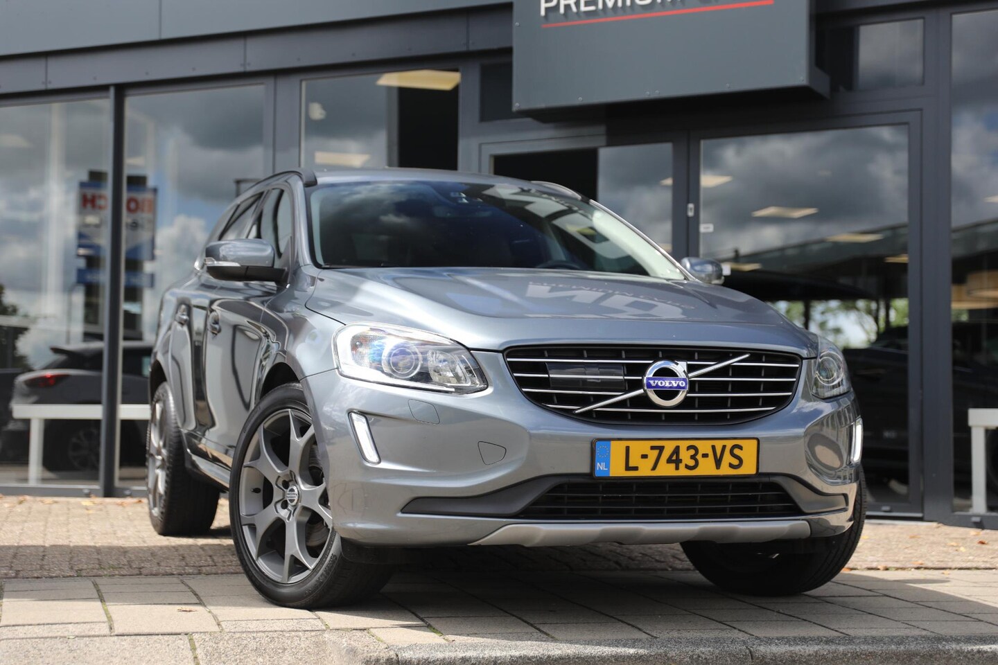 Volvo XC60 - 2.0 T6 Polar+ | 306PK 2000KG Trekgewicht | Afneembare trekhaak | Voorruit verwarming - AutoWereld.nl