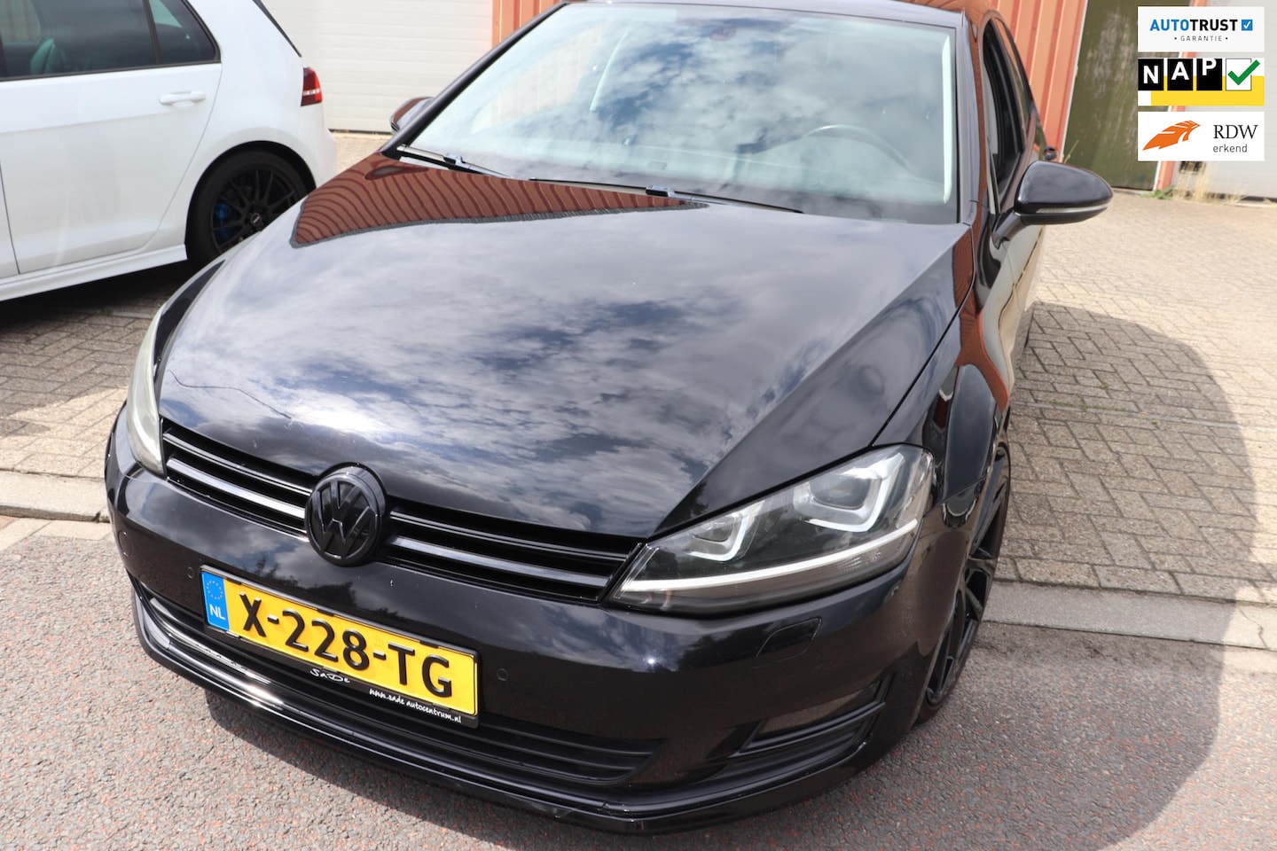 Volkswagen Golf - 1.4 TSI Highline R Line Garantie - AutoWereld.nl