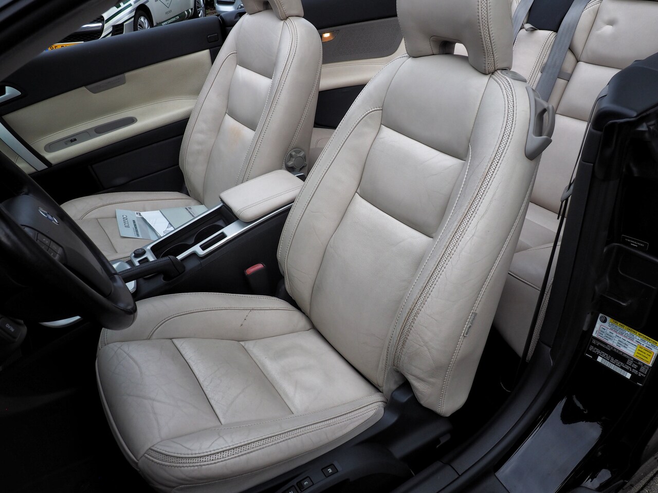 Volvo C70 - 2.5 T5 Momentum LUXE! LEDER CLIMA TREKH. AUTOM.
