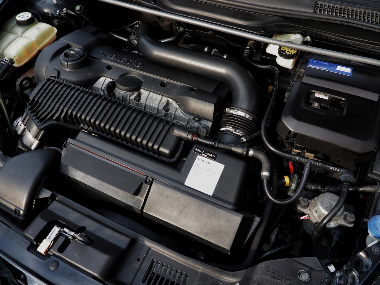 Volvo C70 - 2.5 T5 Momentum LUXE! LEDER CLIMA TREKH. AUTOM.