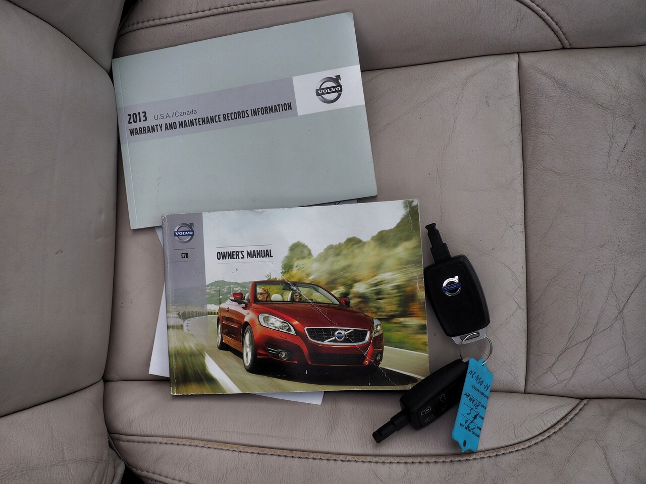 Volvo C70 - 2.5 T5 Momentum LUXE! LEDER CLIMA TREKH. AUTOM.